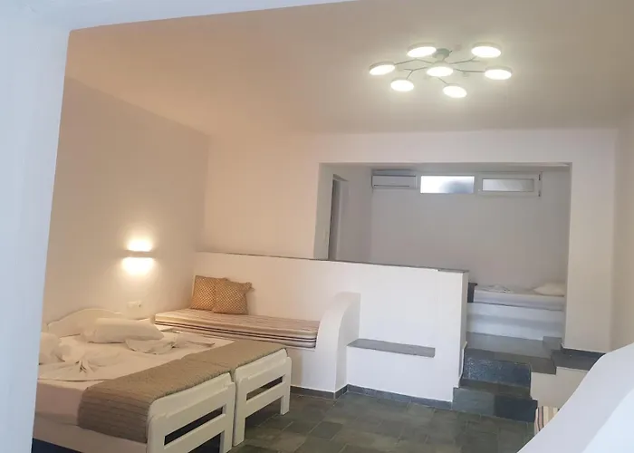 Ergina イオス島 チョーラ